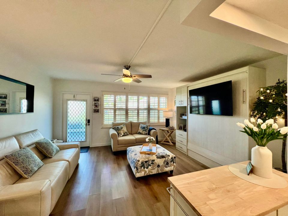 На продажу: $129,000 (1 спален, 1 ванн, 585 Квадратных фут)