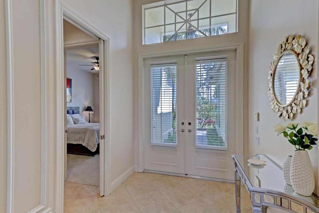 出租: $6,900 (3 贝兹, 2 浴室, 2085 平方英尺)