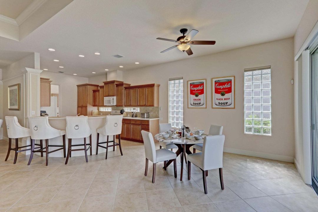 出租: $6,900 (3 贝兹, 2 浴室, 2085 平方英尺)