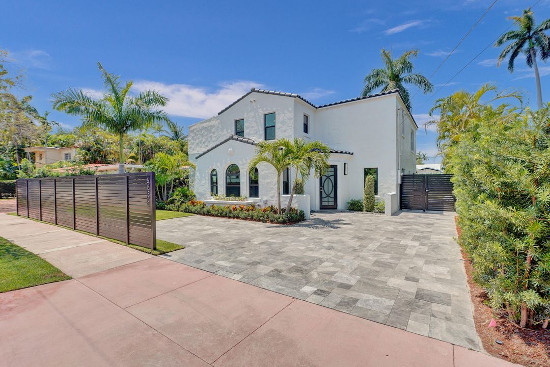 For Sale: $2,790,000 (3 beds, 2 baths, 2599 Square Feet)