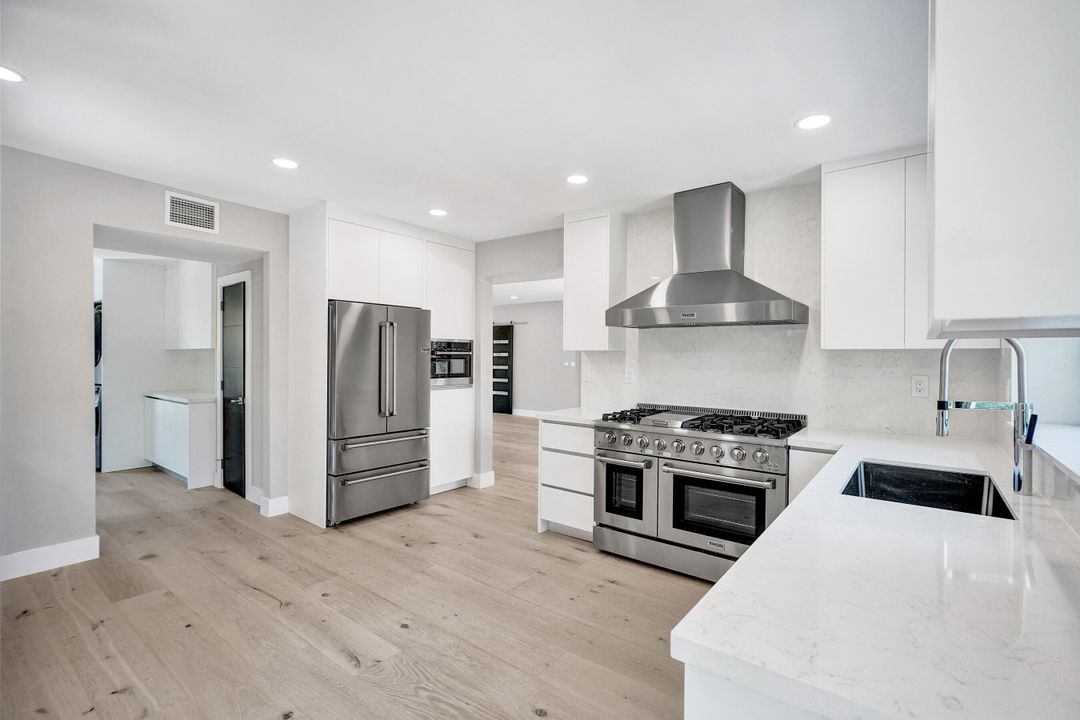 For Sale: $2,790,000 (3 beds, 2 baths, 2599 Square Feet)