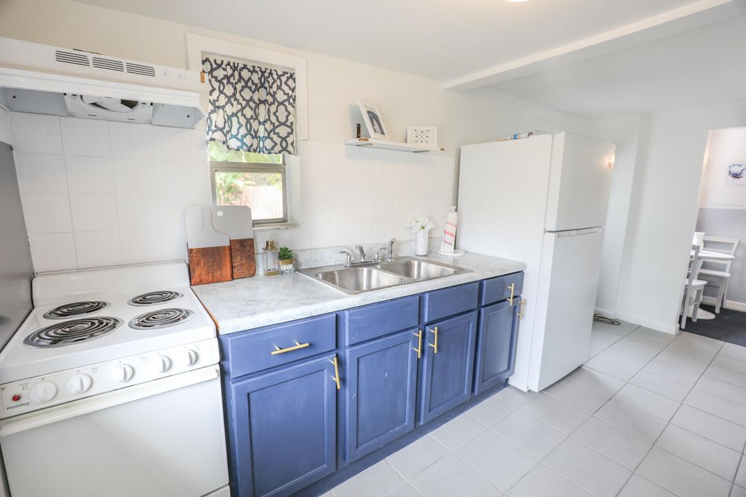 На продажу: $197,500 (4 спален, 1 ванн, 876 Квадратных фут)