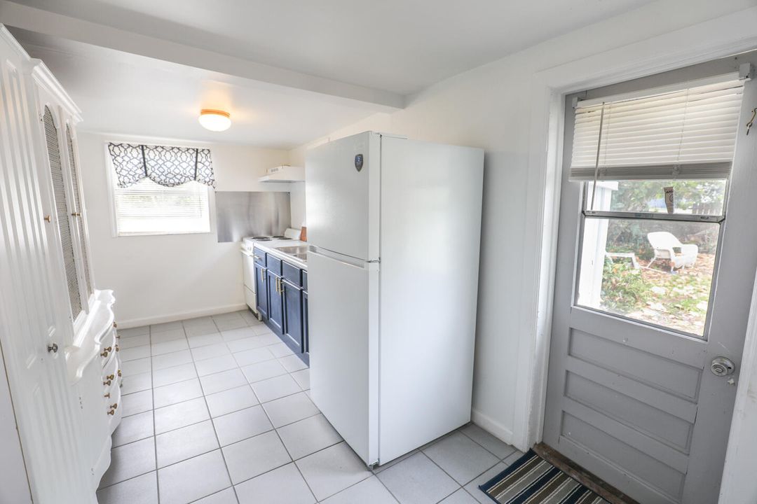 На продажу: $197,500 (4 спален, 1 ванн, 876 Квадратных фут)