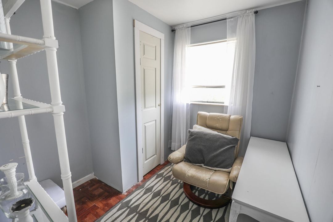 На продажу: $197,500 (4 спален, 1 ванн, 876 Квадратных фут)