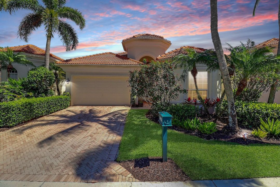 Vendido Recientemente: $540,000 (3 camas, 2 baños, 2344 Pies cuadrados)