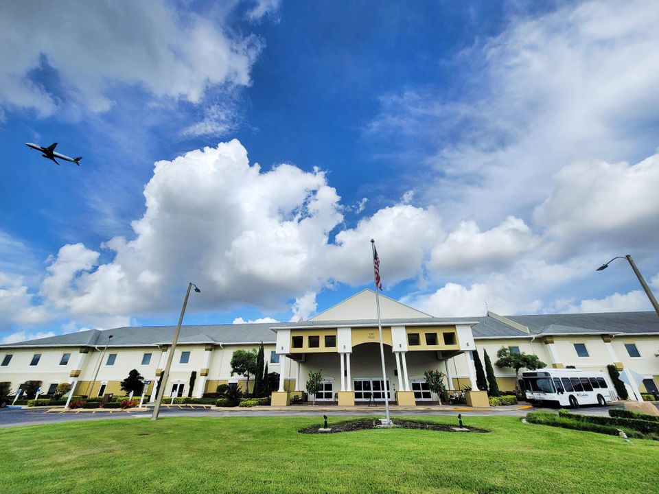 For Sale: $57,000 (1 beds, 1 baths, 570 Square Feet)