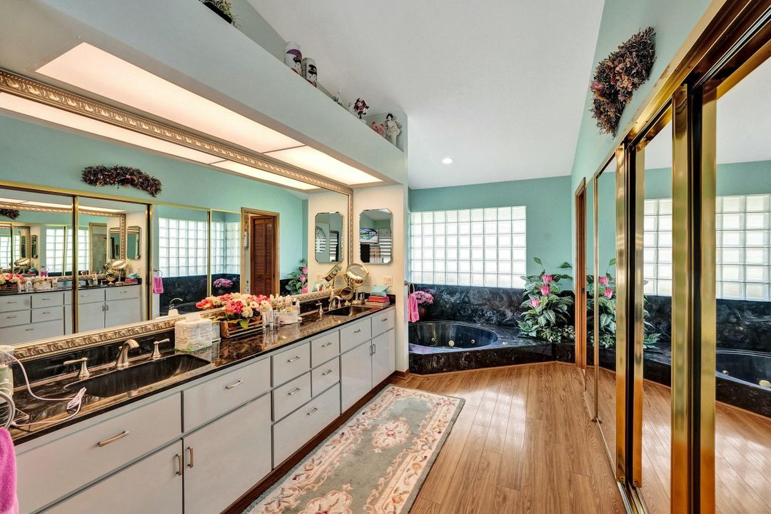 待售: $2,788,888 (4 贝兹, 4 浴室, 2910 平方英尺)