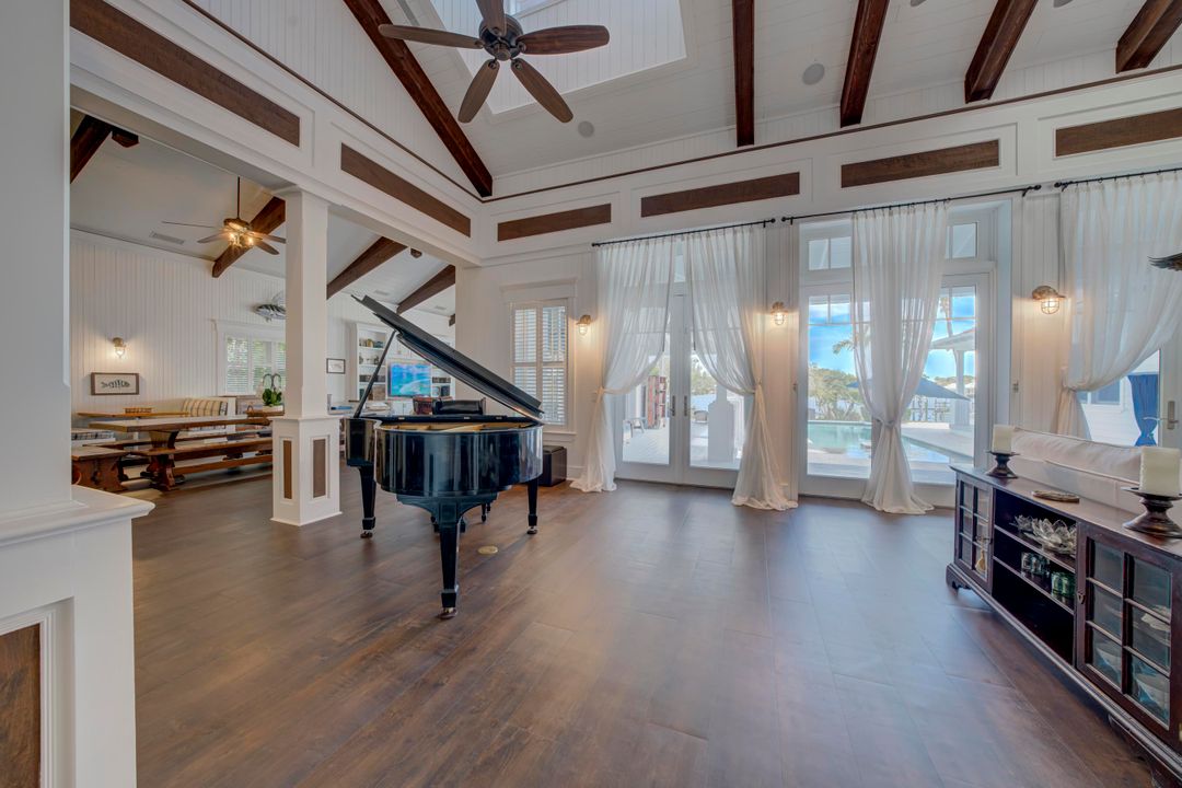 待售: $17,900,000 (5 贝兹, 7 浴室, 8837 平方英尺)