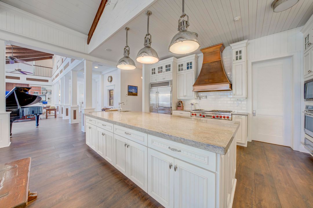 待售: $17,900,000 (5 贝兹, 7 浴室, 8837 平方英尺)