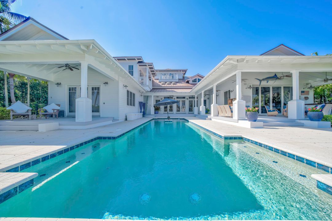 待售: $17,900,000 (5 贝兹, 7 浴室, 8837 平方英尺)