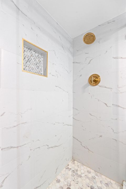 Activo con contrato: $245,800 (2 camas, 2 baños, 1050 Pies cuadrados)