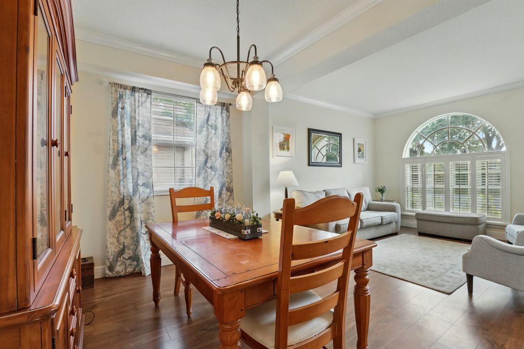 待售: $724,000 (4 贝兹, 2 浴室, 2609 平方英尺)