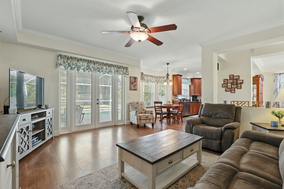 待售: $724,000 (4 贝兹, 2 浴室, 2609 平方英尺)