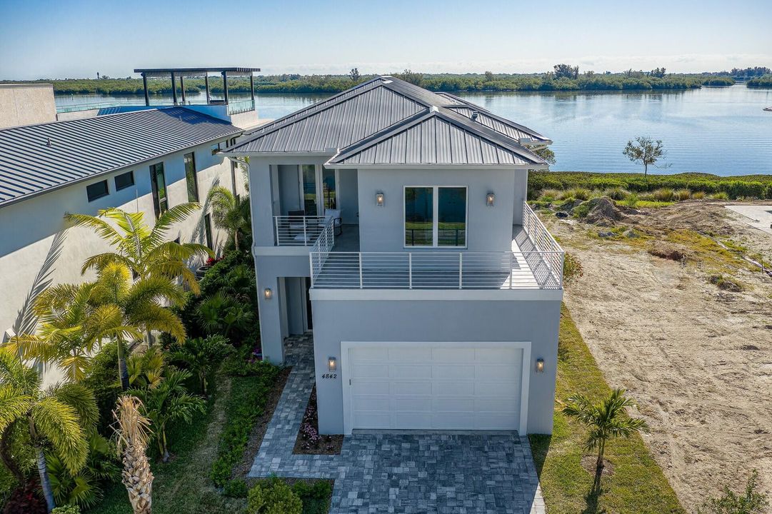 На продажу: $2,999,000 (4 спален, 4 ванн, 3501 Квадратных фут)