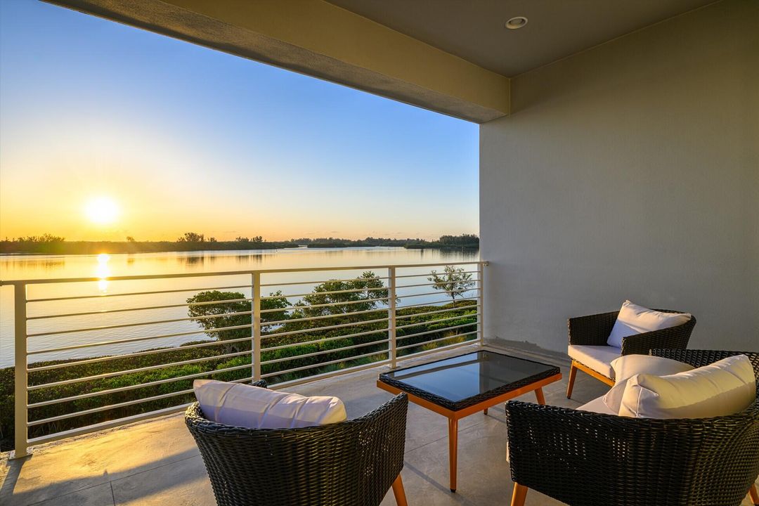 На продажу: $2,999,000 (4 спален, 4 ванн, 3501 Квадратных фут)