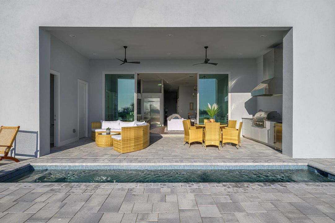 На продажу: $2,999,000 (4 спален, 4 ванн, 3501 Квадратных фут)