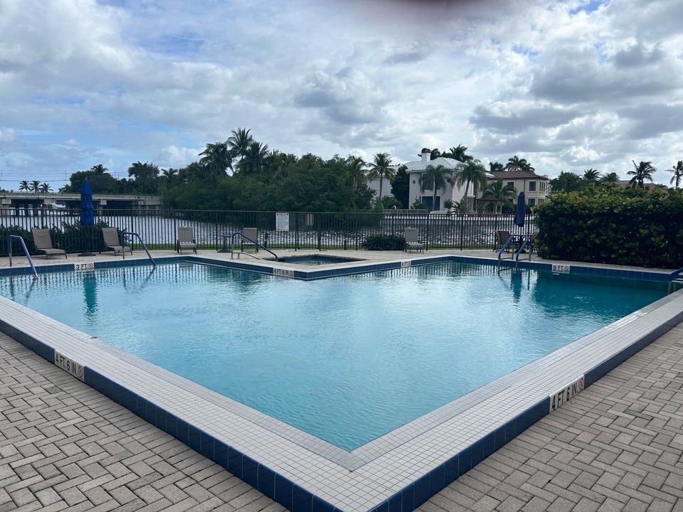 En Venta: $399,000 (2 camas, 2 baños, 1535 Pies cuadrados)