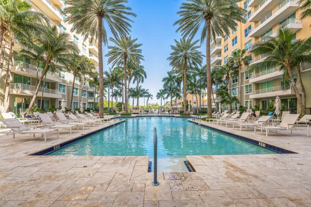 For Rent: $4,500 (1 beds, 1 baths, 691 Square Feet)