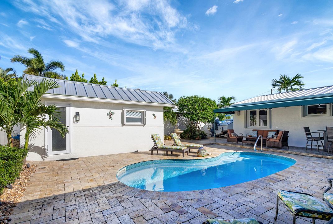 Под контрактом: $1,550,000 (4 спален, 4 ванн, 1896 Квадратных фут)