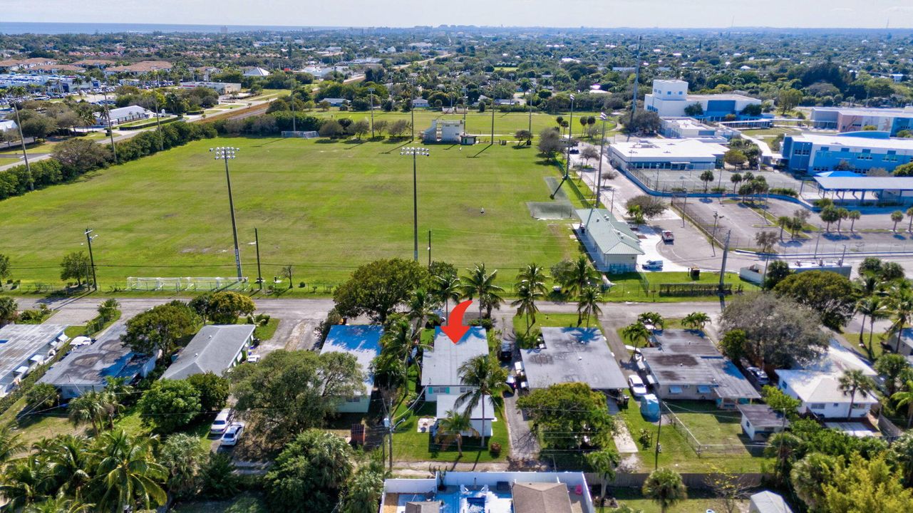 На продажу: $1,350,000 (0 спален, 0 ванн, 1831 Квадратных фут)