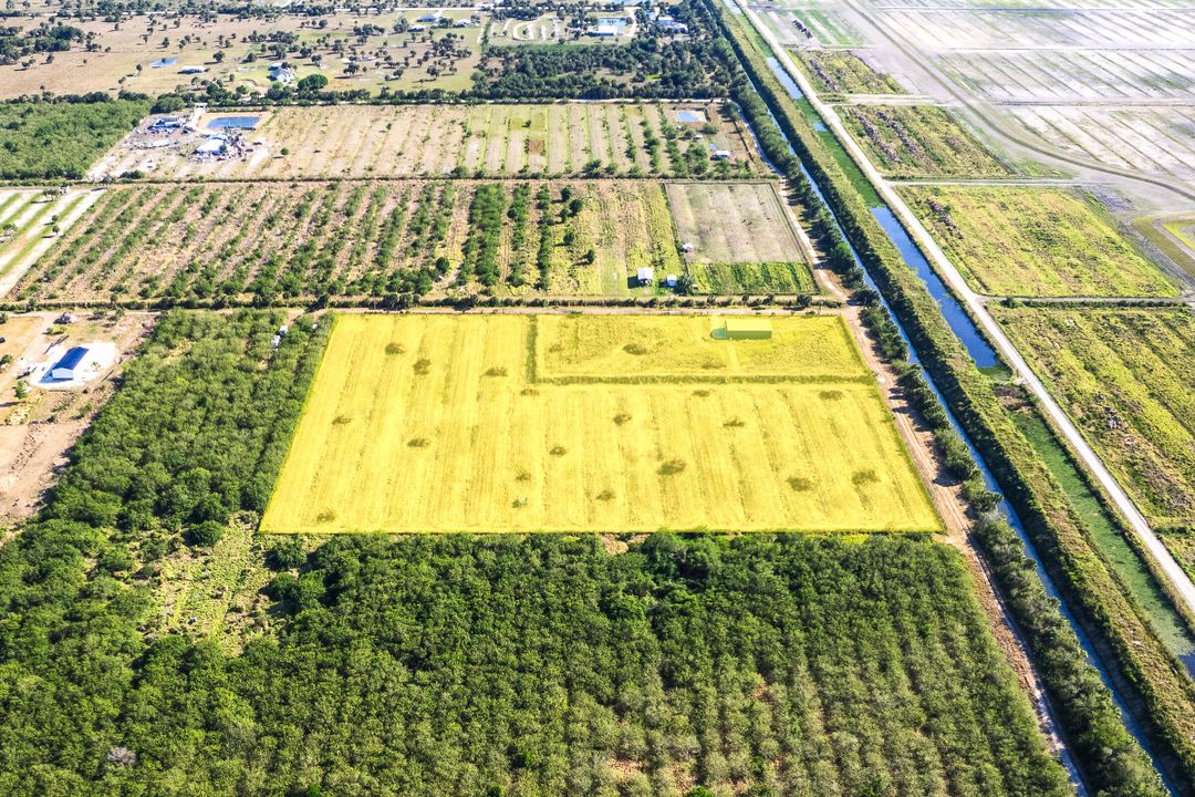 Active With Contract: $400,000 (0 beds, 0 baths, 2500 Square Feet)