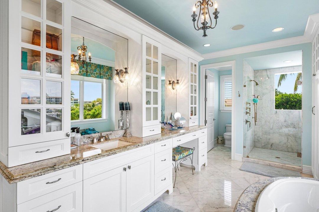 En Venta: $5,875,000 (5 camas, 6 baños, 6079 Pies cuadrados)