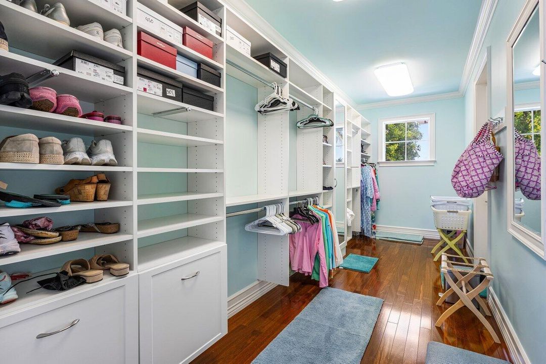 En Venta: $5,875,000 (5 camas, 6 baños, 6079 Pies cuadrados)