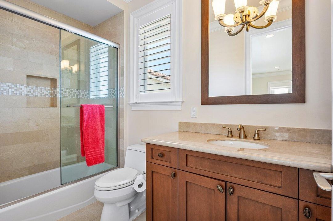 En Venta: $5,875,000 (5 camas, 6 baños, 6079 Pies cuadrados)