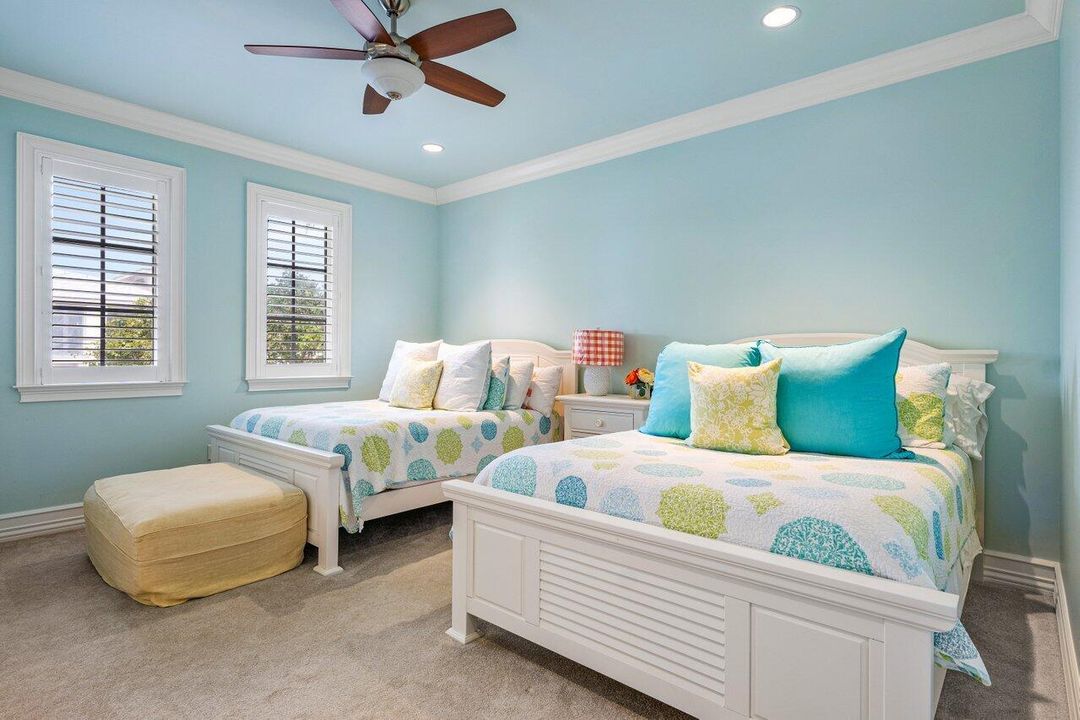 En Venta: $5,875,000 (5 camas, 6 baños, 6079 Pies cuadrados)