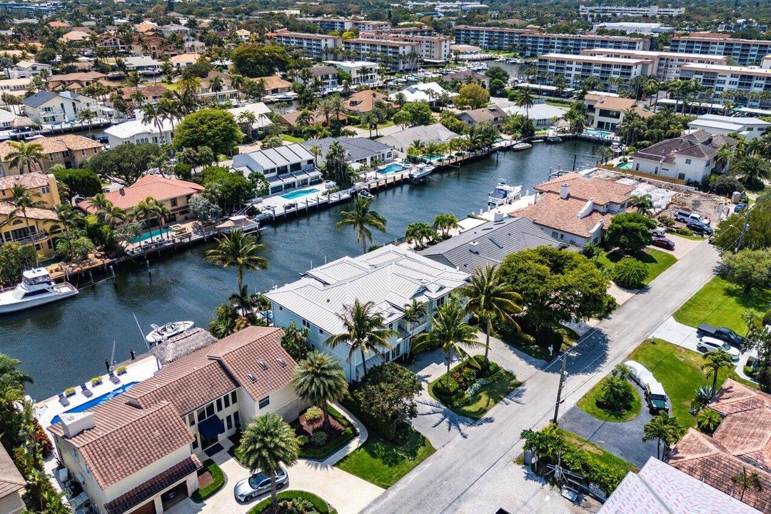 En Venta: $5,875,000 (5 camas, 6 baños, 6079 Pies cuadrados)