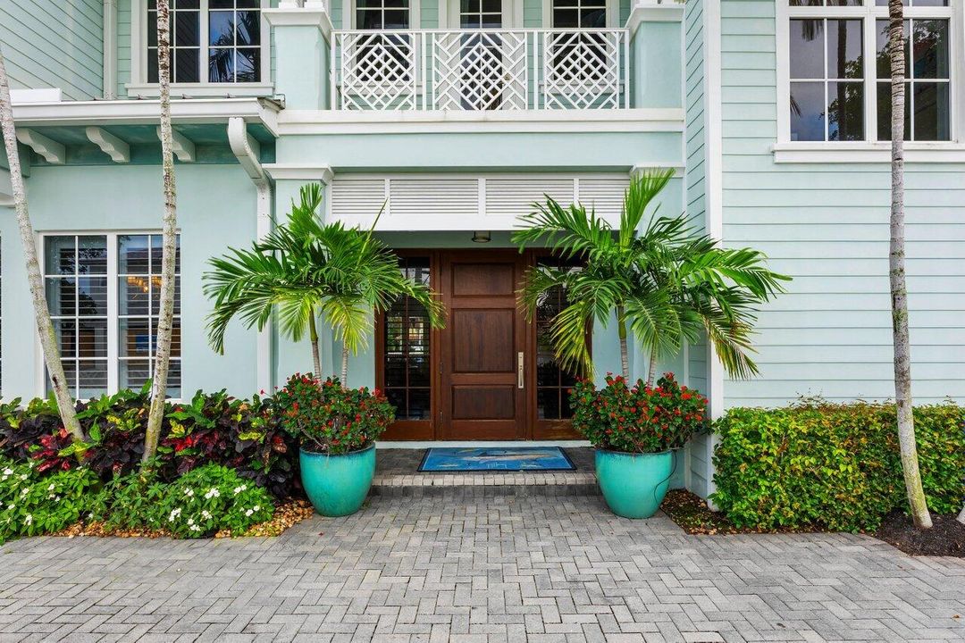 En Venta: $5,875,000 (5 camas, 6 baños, 6079 Pies cuadrados)