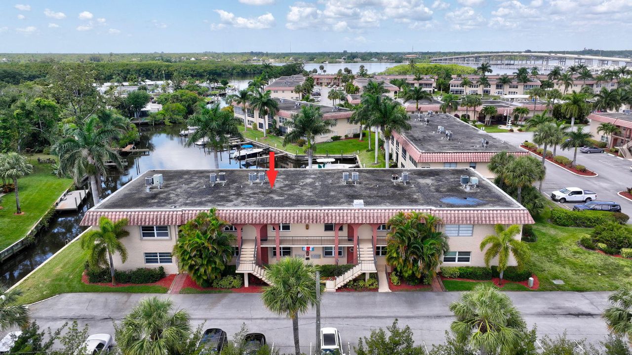 For Sale: $169,900 (1 beds, 1 baths, 685 Square Feet)