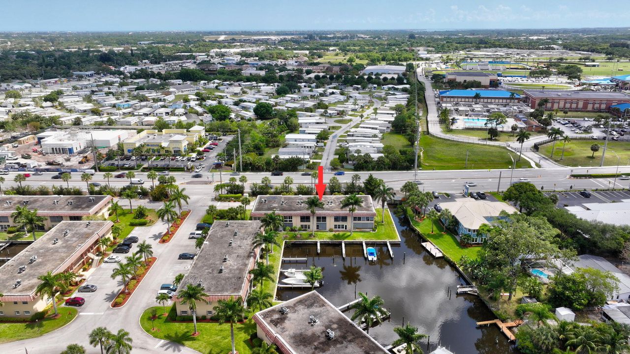 For Sale: $169,900 (1 beds, 1 baths, 685 Square Feet)