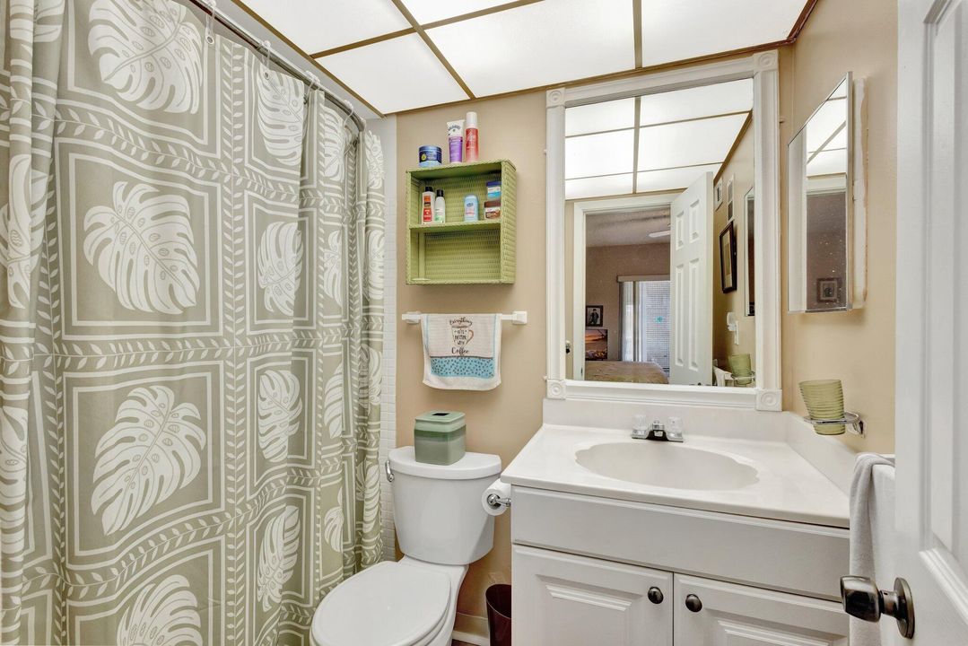 For Sale: $169,900 (1 beds, 1 baths, 685 Square Feet)