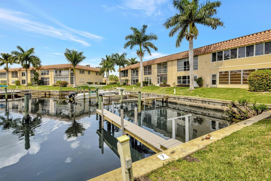 For Sale: $169,900 (1 beds, 1 baths, 685 Square Feet)