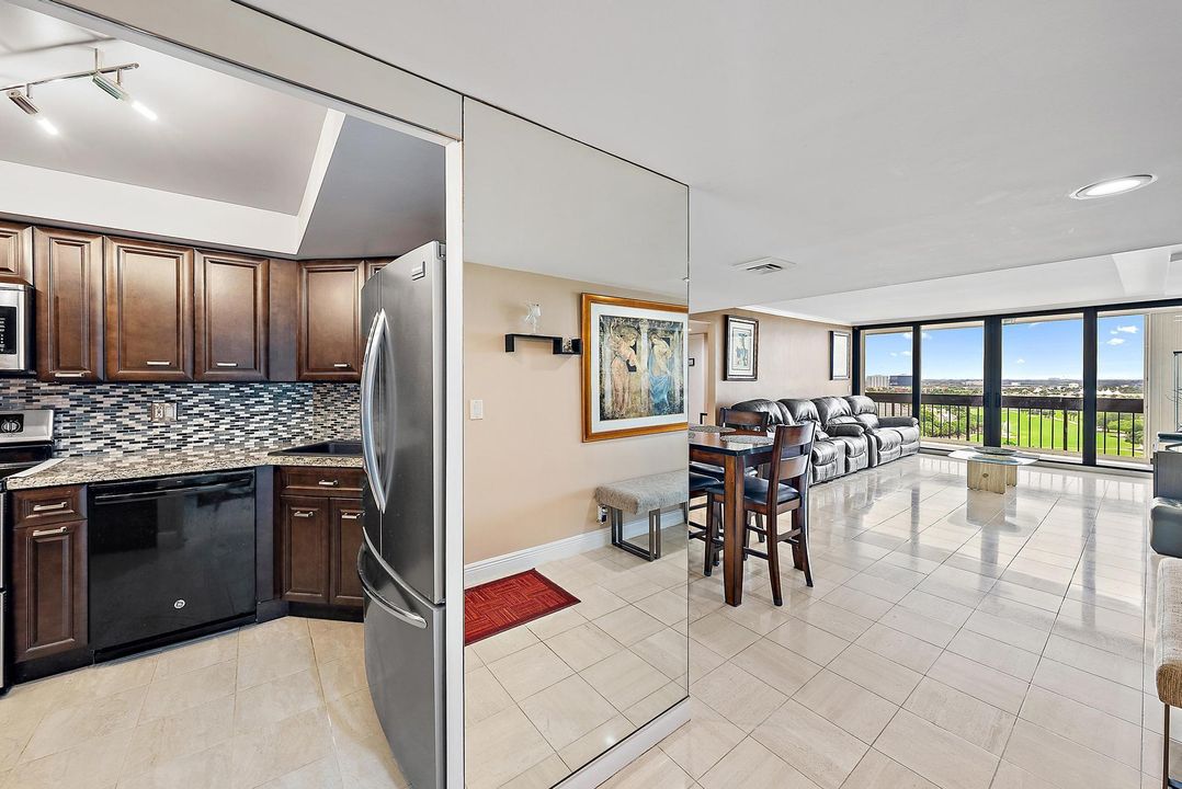 Active With Contract: $359,900 (3 beds, 2 baths, 1499 Square Feet)