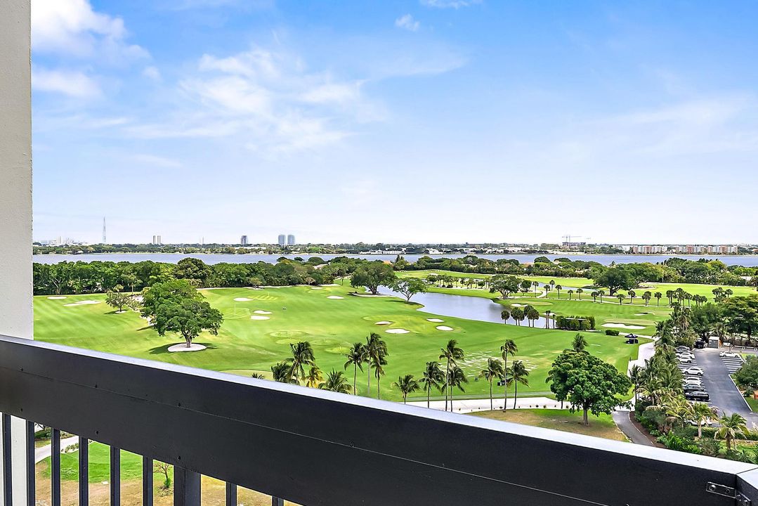 Active With Contract: $359,900 (3 beds, 2 baths, 1499 Square Feet)