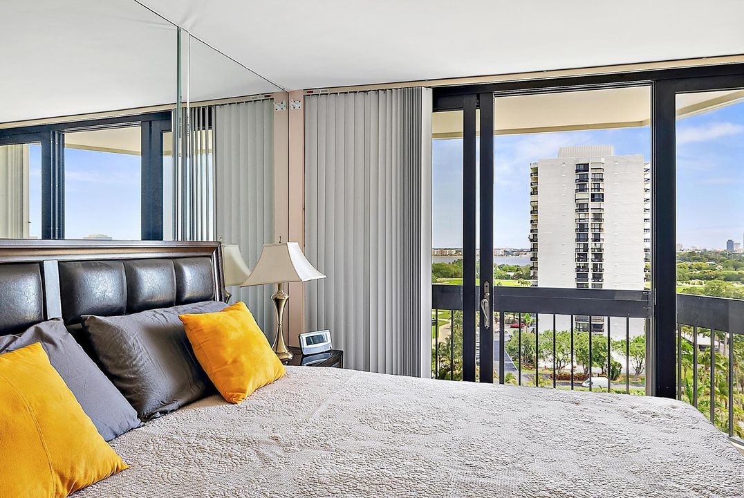 Active With Contract: $359,900 (3 beds, 2 baths, 1499 Square Feet)