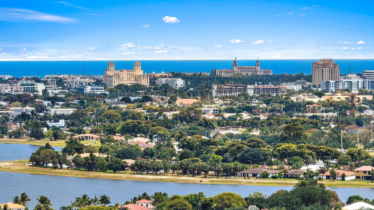 Active With Contract: $359,900 (3 beds, 2 baths, 1499 Square Feet)