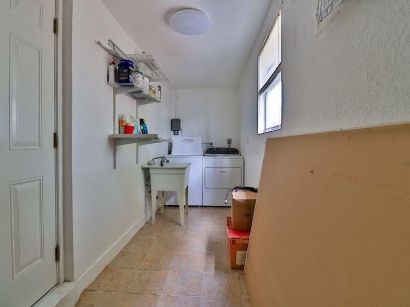 待售: $764,000 (0 贝兹, 0 浴室, 2115 平方英尺)