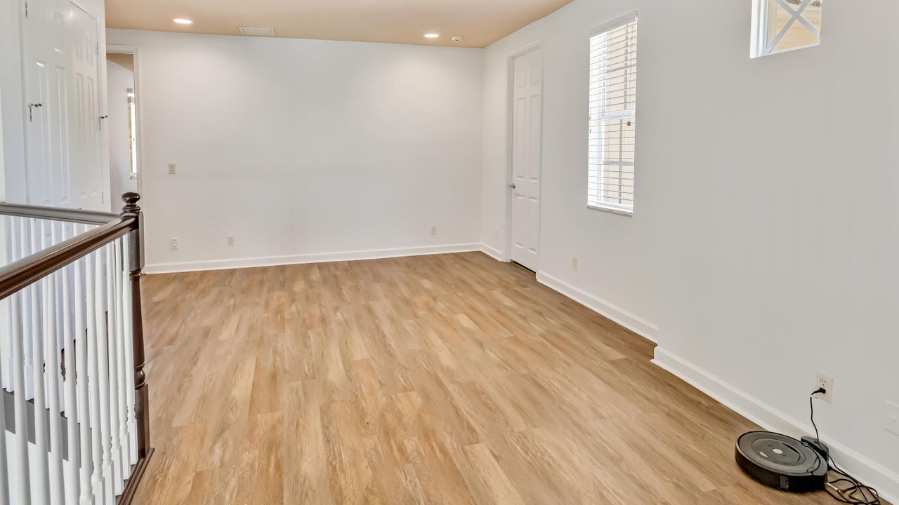 Под контрактом: $2,360,000 (5 спален, 5 ванн, 4107 Квадратных фут)