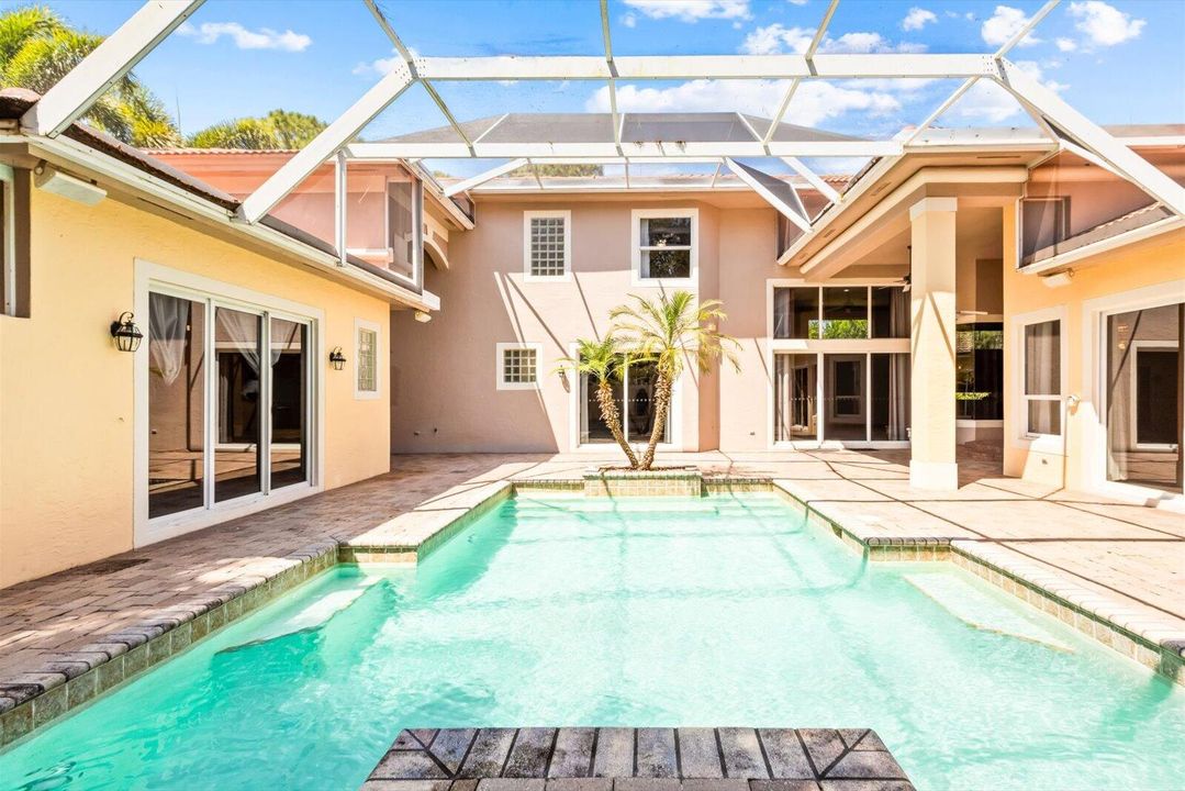 Active With Contract: $865,000 (5 beds, 5 baths, 4098 Square Feet)