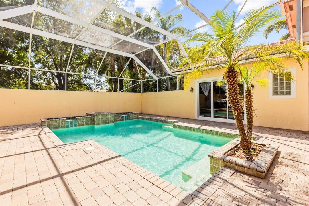 Active With Contract: $865,000 (5 beds, 5 baths, 4098 Square Feet)