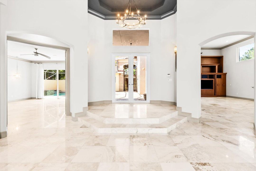 Active With Contract: $865,000 (5 beds, 5 baths, 4098 Square Feet)