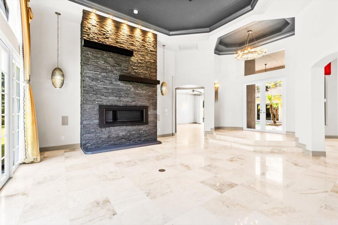 Active With Contract: $865,000 (5 beds, 5 baths, 4098 Square Feet)