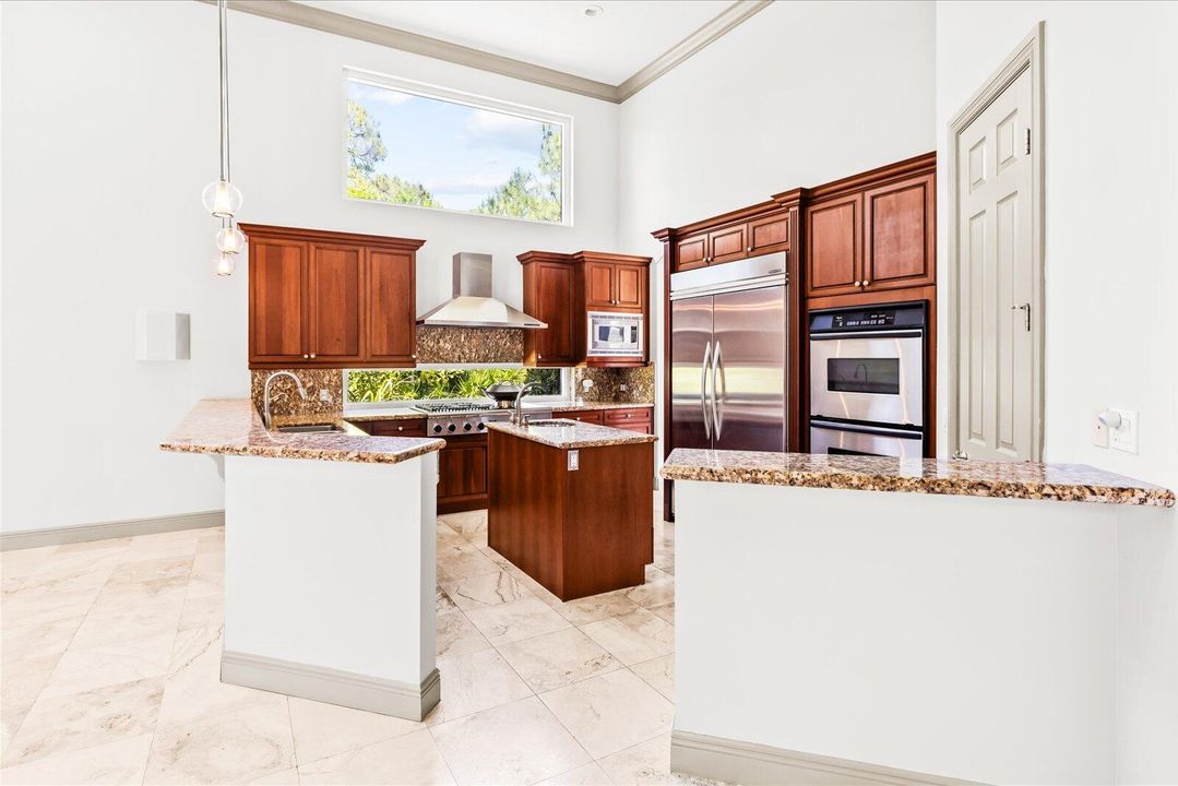 Active With Contract: $865,000 (5 beds, 5 baths, 4098 Square Feet)