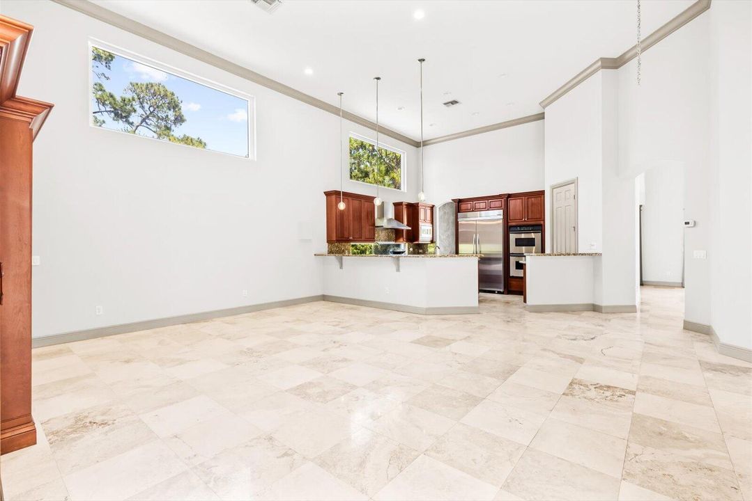 Active With Contract: $865,000 (5 beds, 5 baths, 4098 Square Feet)