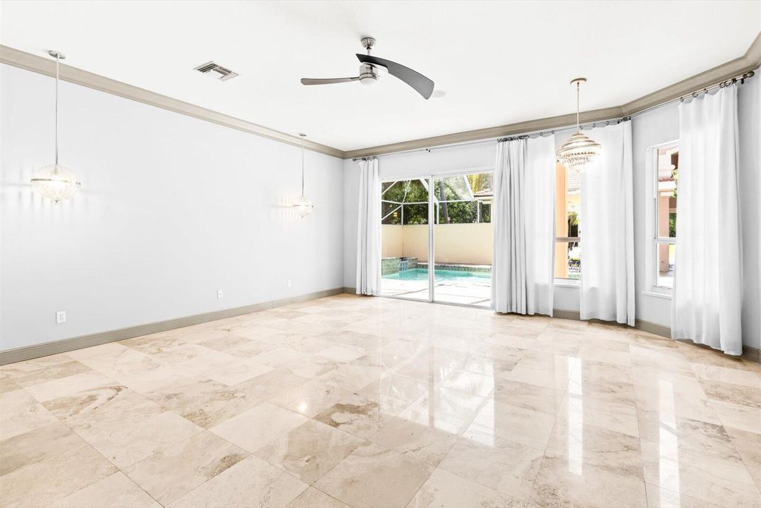 Active With Contract: $865,000 (5 beds, 5 baths, 4098 Square Feet)