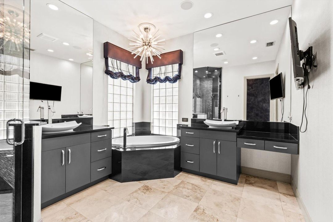 Active With Contract: $865,000 (5 beds, 5 baths, 4098 Square Feet)