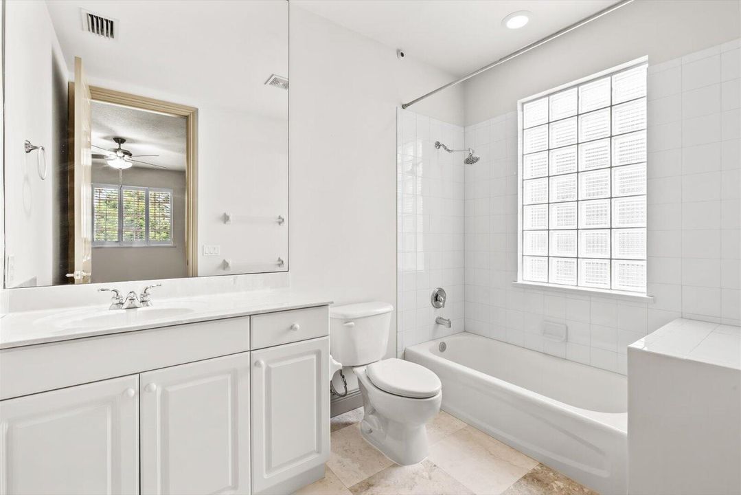 Active With Contract: $865,000 (5 beds, 5 baths, 4098 Square Feet)